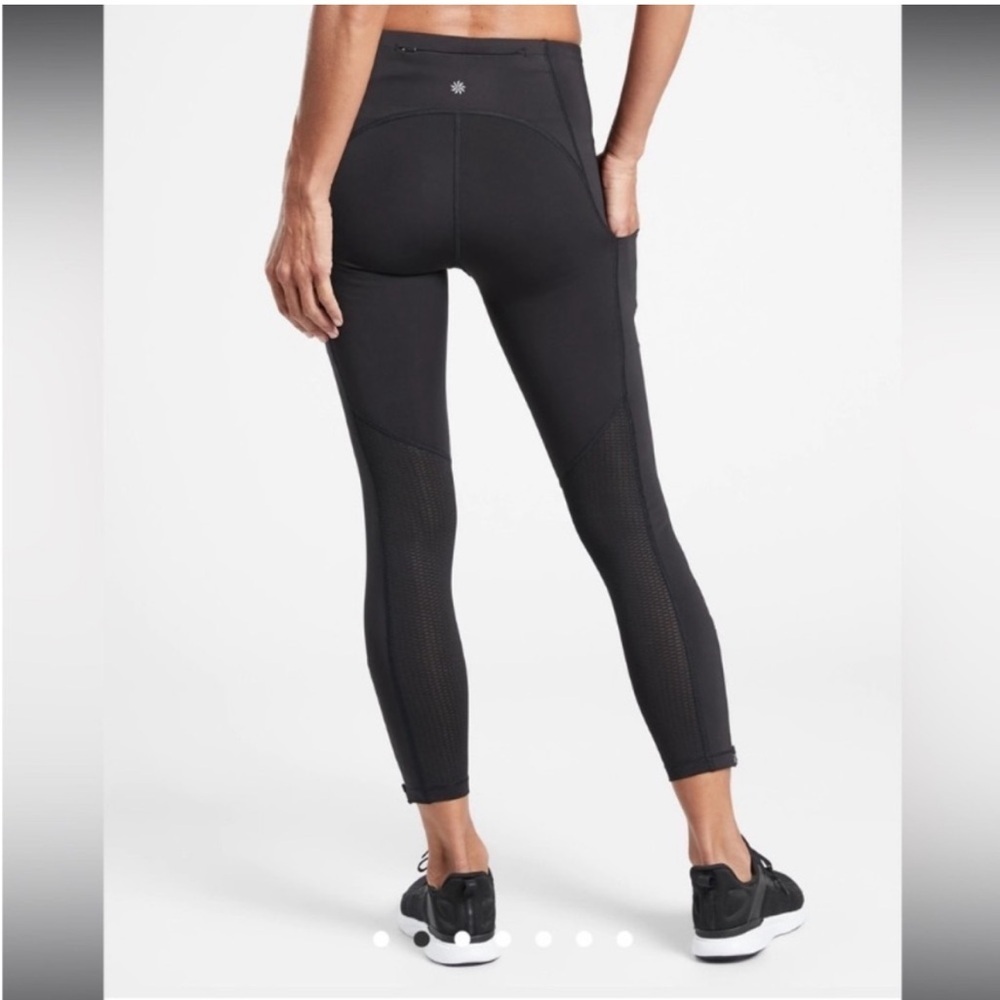 Athleta Run Free 7/8 Tight